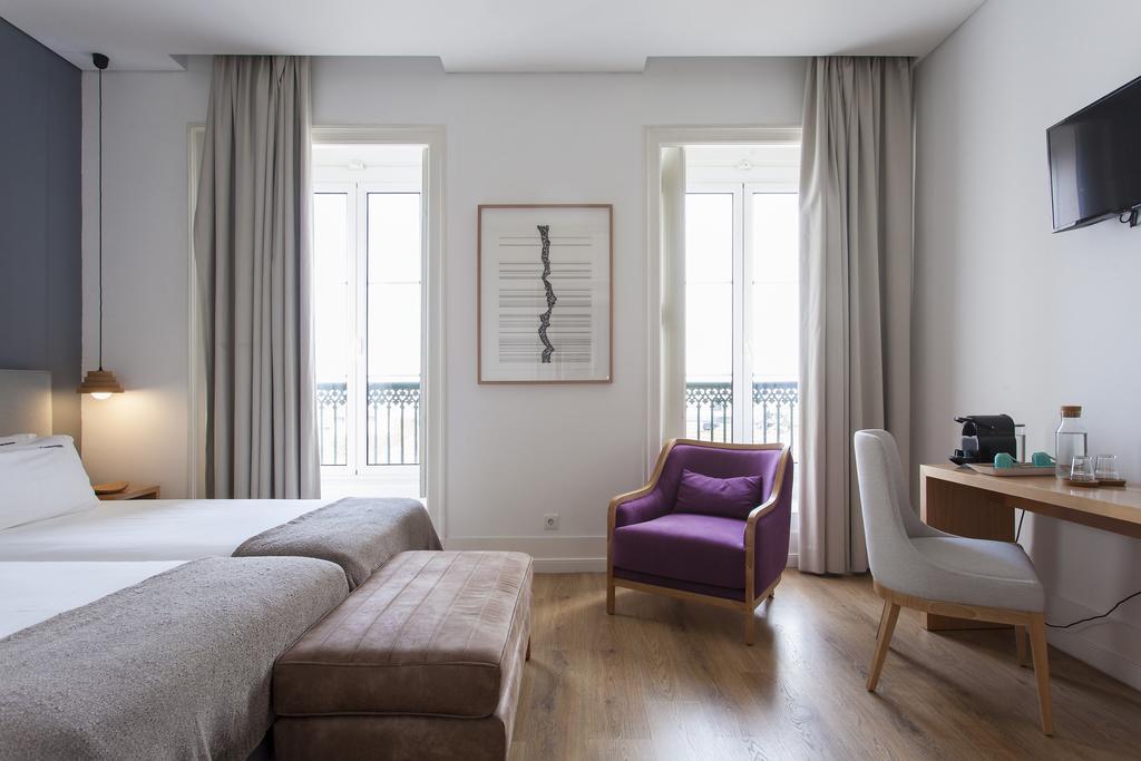 Feels Like Home Chiado Prime Suites Lisbon Room photo