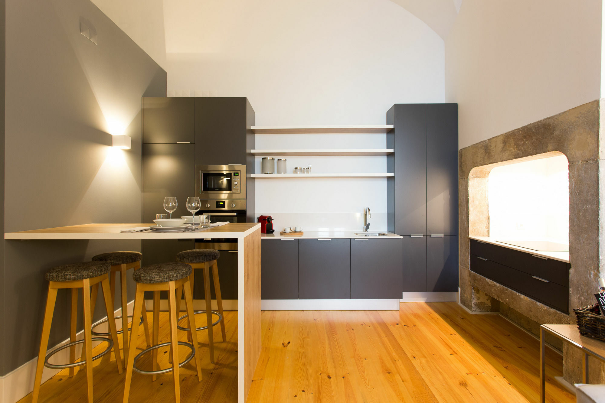 Feels Like Home Chiado Prime Suites Lisbon Exterior photo