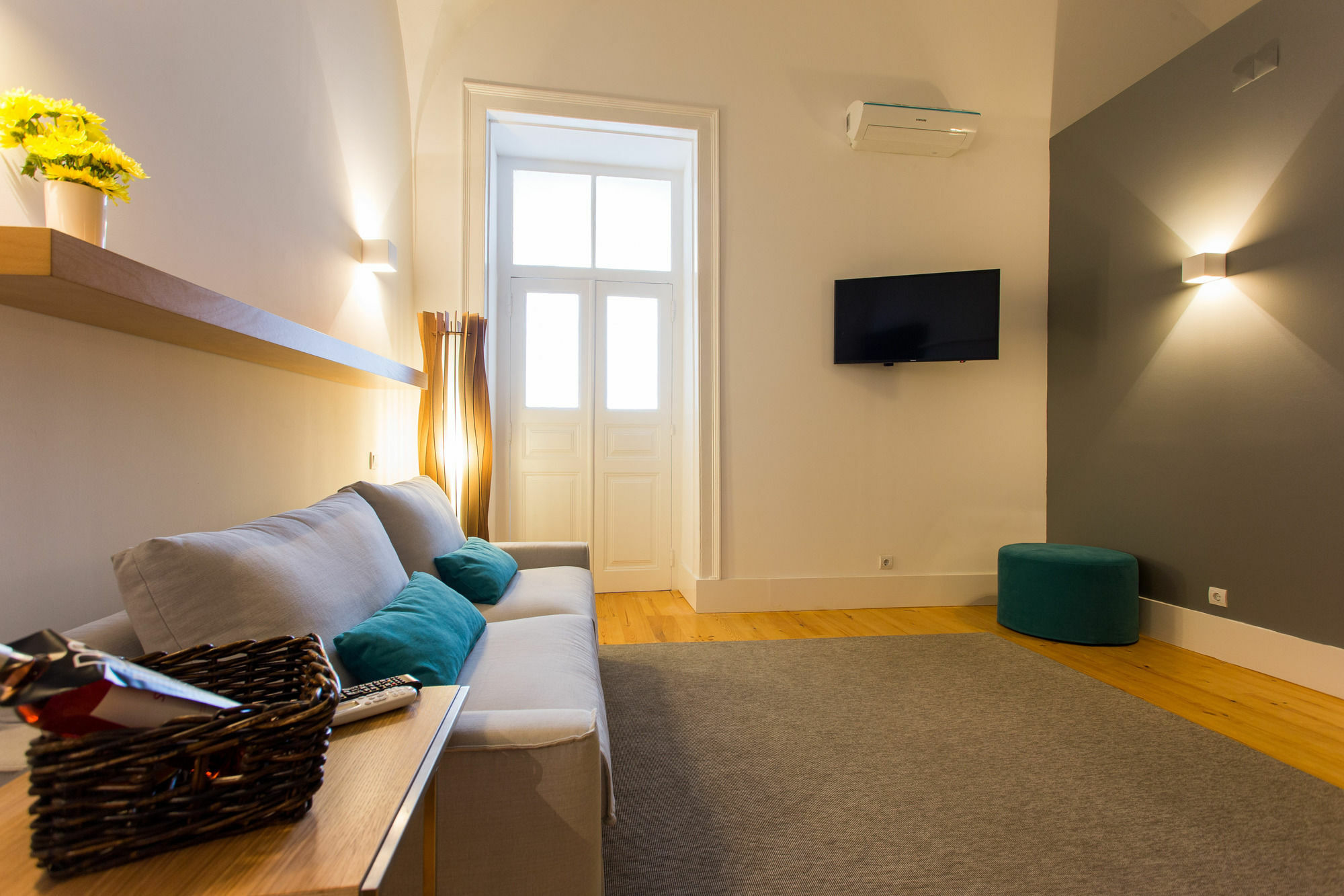 Feels Like Home Chiado Prime Suites Lisbon Exterior photo
